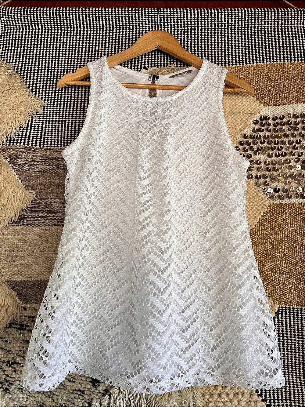 Banana Republic White Lace Tunic Top Like New